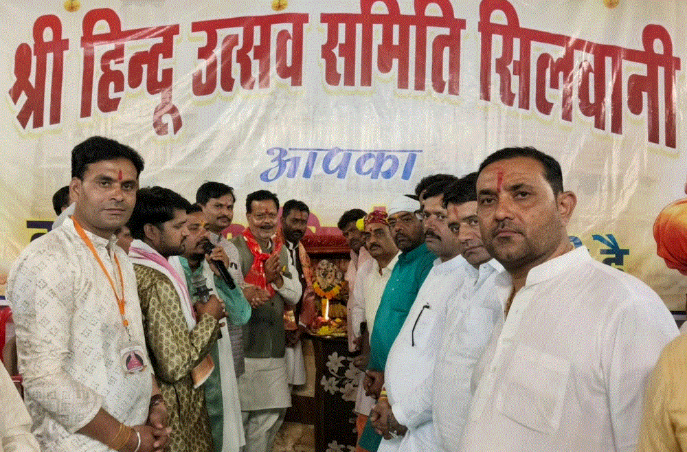 सिलवानी में दशहरा पर देवी जागरण, भजनों से भक्तिमय हुई रात