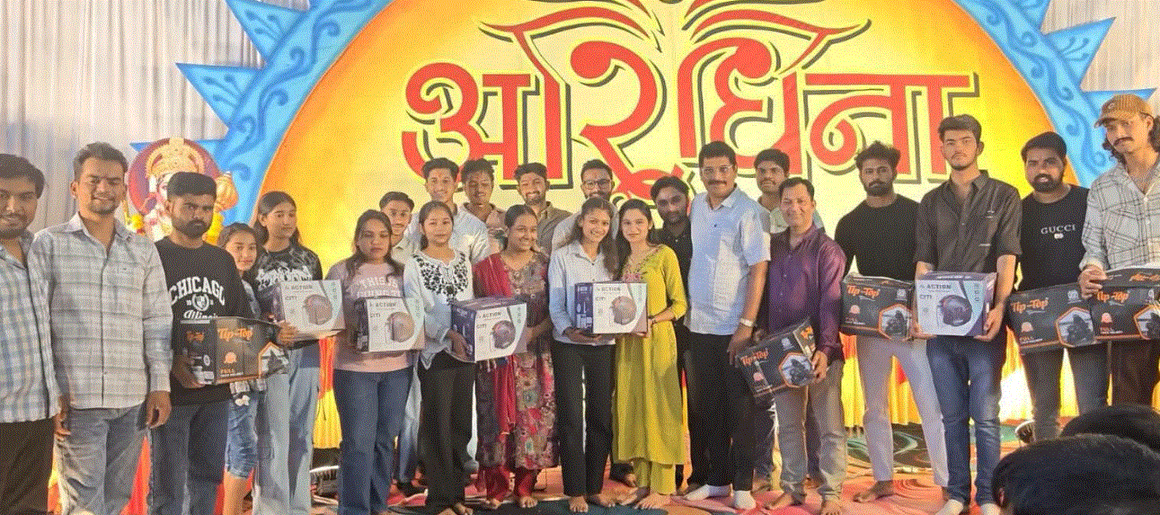 आराधना ग्रुप ने सजाया बाबा श्याम का दरबार, 500 से अधिक प्रतिभागियों को बांटे हेलमेट