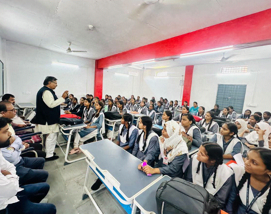 लोकतंत्र की मजबूती और राष्ट्र निर्माण में युवाओं की भूमिका पर हुआ संवाद