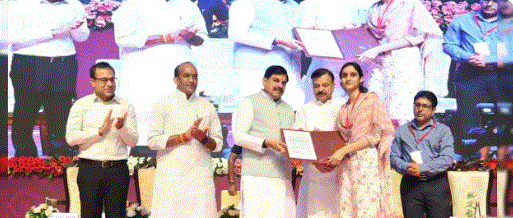 MP Anukampa Niyukti: 954 लोगों को मिले नियुक्ति पत्र, भर्ती परीक्षाओं में बैठ सकेंगे अनुकंपा नियुक्त कर्मचारी