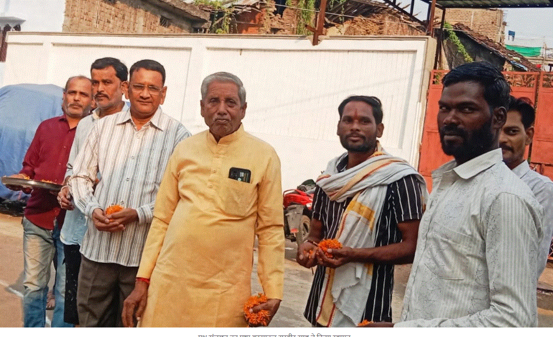 सिलवानी में संघ के पथ संचलन का पुष्पवर्षा से स्वागत, रघुवीर साहू ने साथियों सहित किया अभिनंदन — दैनिक स्वराज वाणी