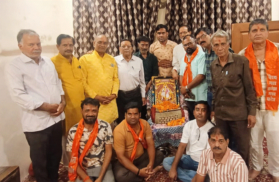 वैश्य महासम्मेलन ने धूमधाम से मनाई नेमी महाराज की जयंती