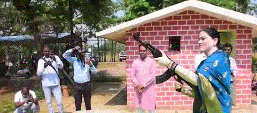 विजयादशमी पर हर्ष फायरिंग का वीडियो वायरल, IPS अंकिता शर्मा को पुलिस मुख्यालय ने जारी किया नोटिस