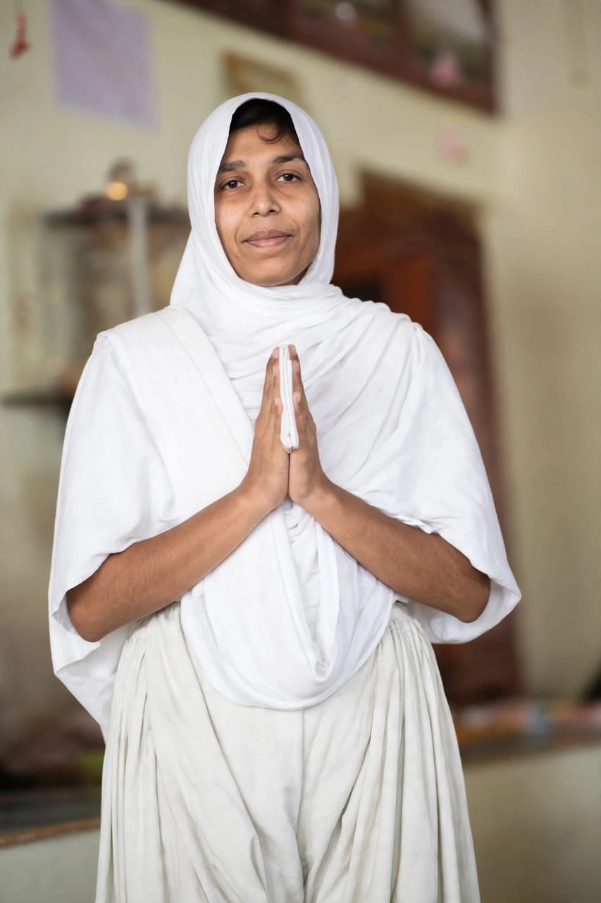 महिदपुर रोड में साध्वी निरागरशा श्रीजी ने रचा स्वर्णिम इतिहास, 2 घंटे में किया 1250 गाथाओं का वाचन