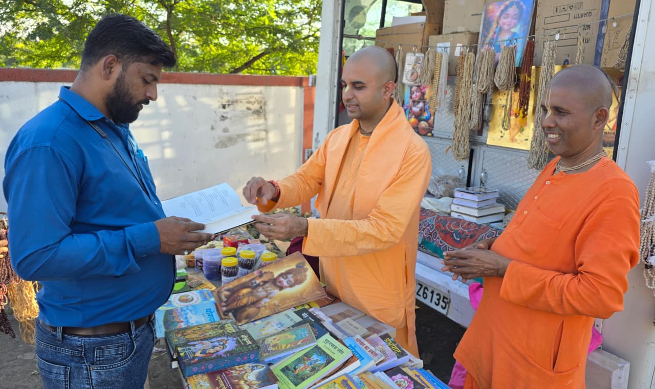 नागदा में ISKCON का चार दिवसीय गीता प्रचार अभियान, आध्यात्मिक साहित्य का प्रसार