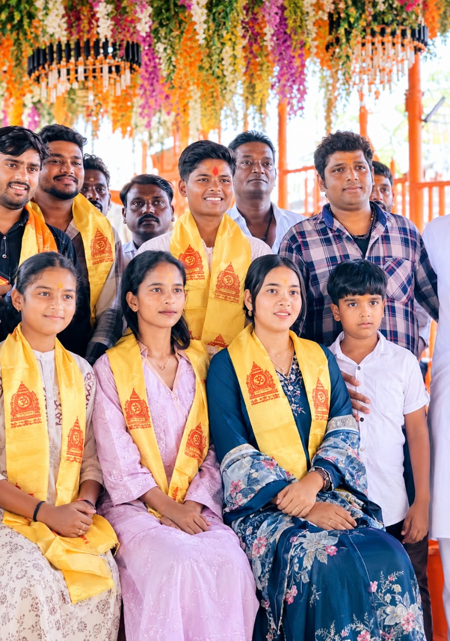क्रिकेट के मैदान के बाद भक्ति के रंग में दिखीं क्रांति गौड़, बालाजी सरकार के किए दर्शन