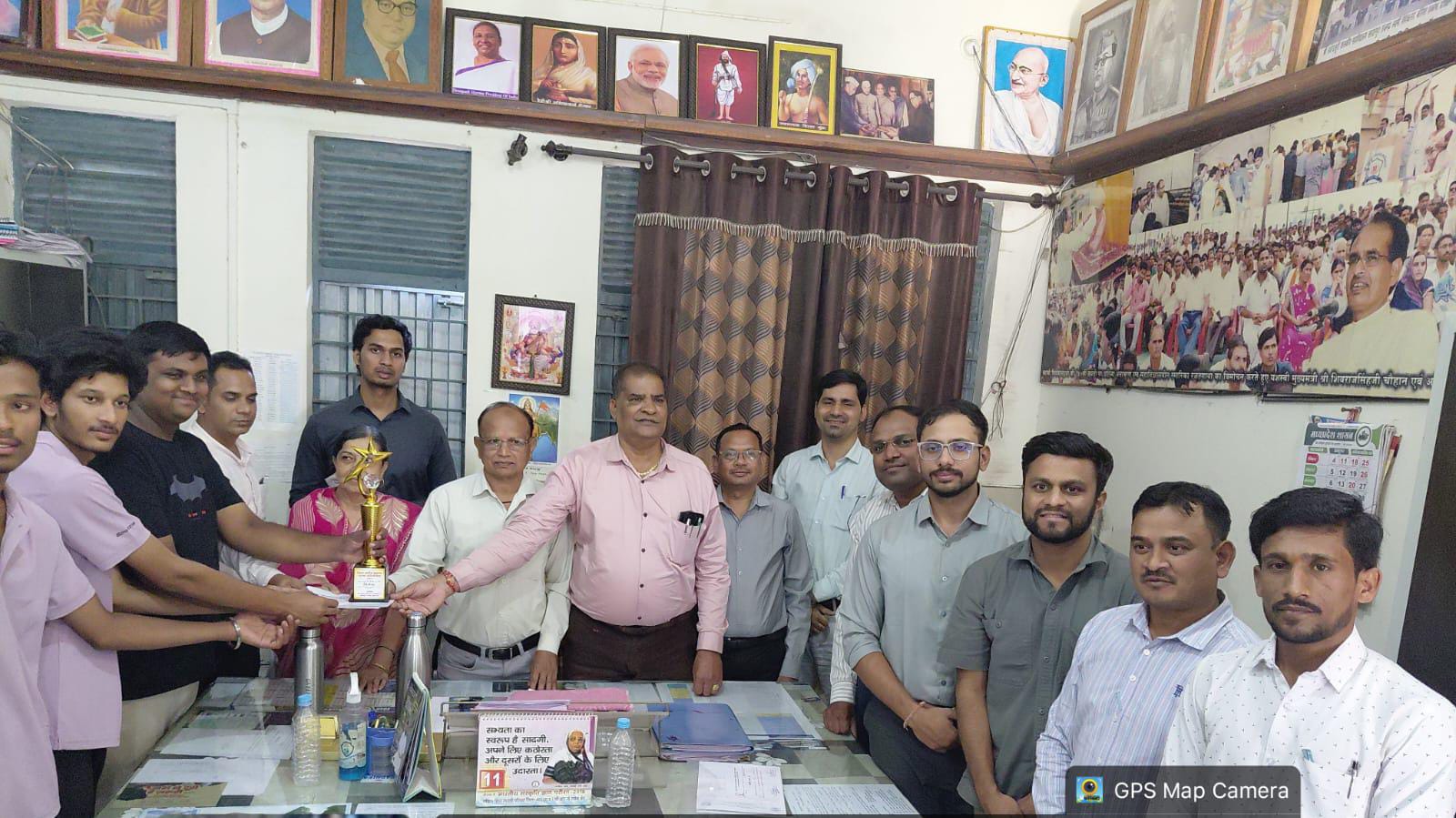 Dhar : शतरंज प्रतियोगिता में खिलाड़ियों ने दिखाया बौद्धिक कौशल, संभाग स्तर के लिए चयन