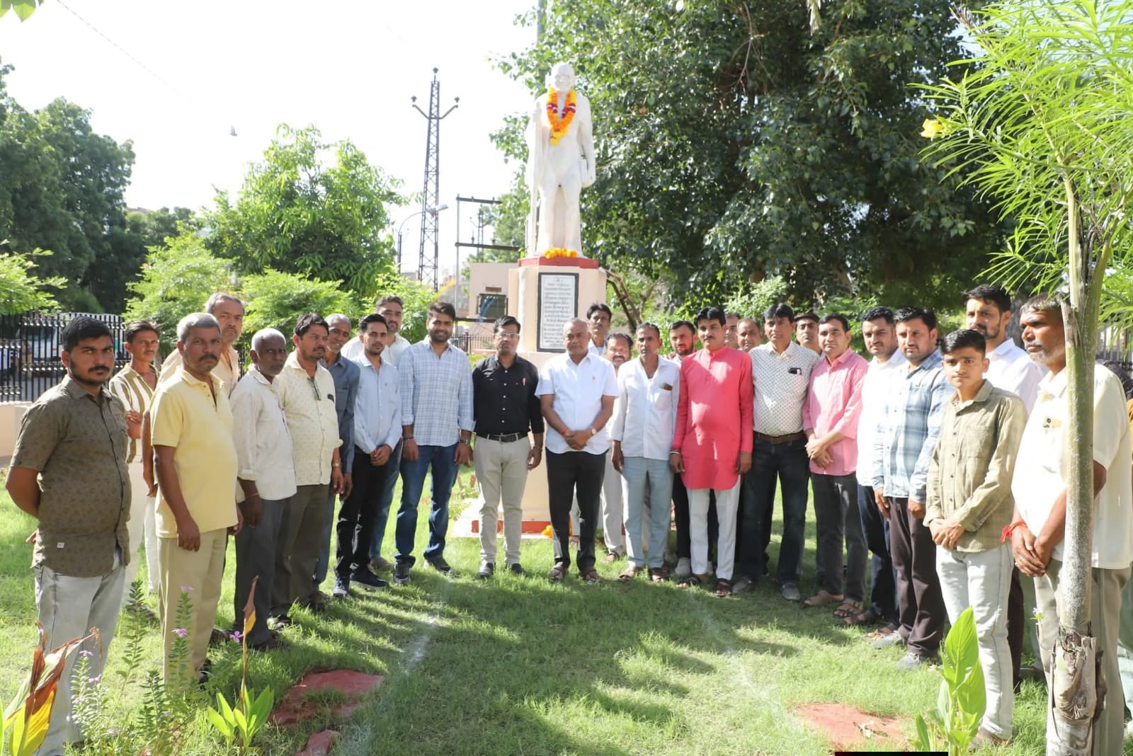 Bhinmal में श्रद्धा के साथ मनाई गई महात्मा गांधी जयंती, प्रतिमा पर अर्पित की पुष्पांजलि