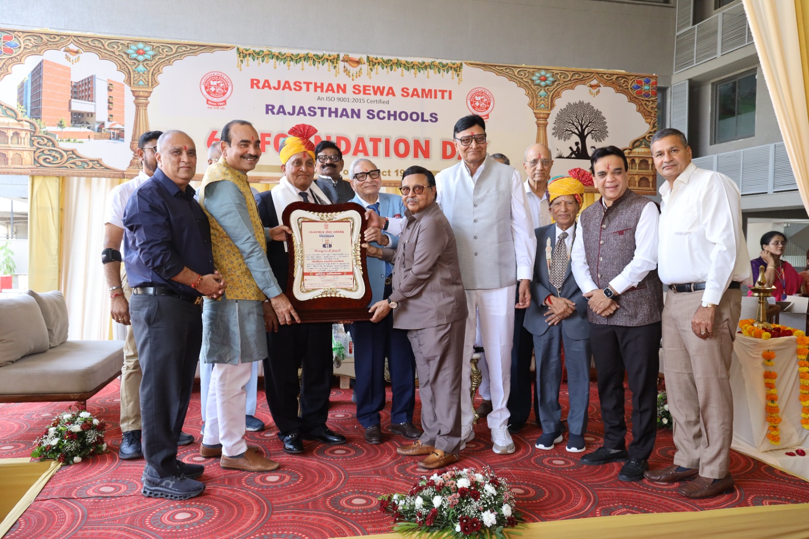 Rajasthan स्कूल, अहमदाबाद में नई लिफ्ट और बायो लैब का उद्घाटन, स्थापना दिवस पर हुआ दानदाताओं का अभिनंदन