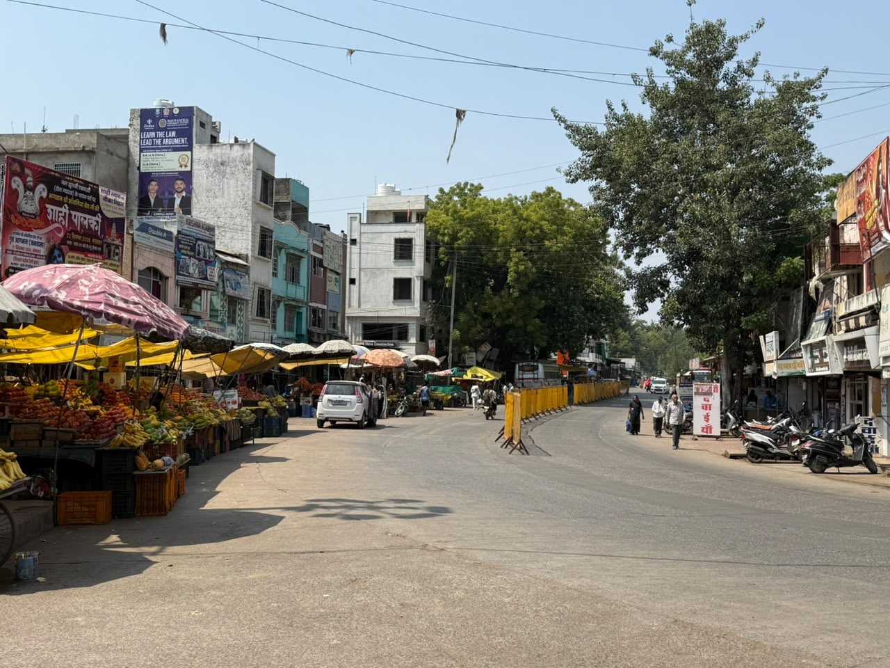 Mandleshwar  में सड़क विकास को मिली रफ्तार, 32 पोल और स्ट्रीट लाइट से जगमगाएगा मुख्य मार्ग