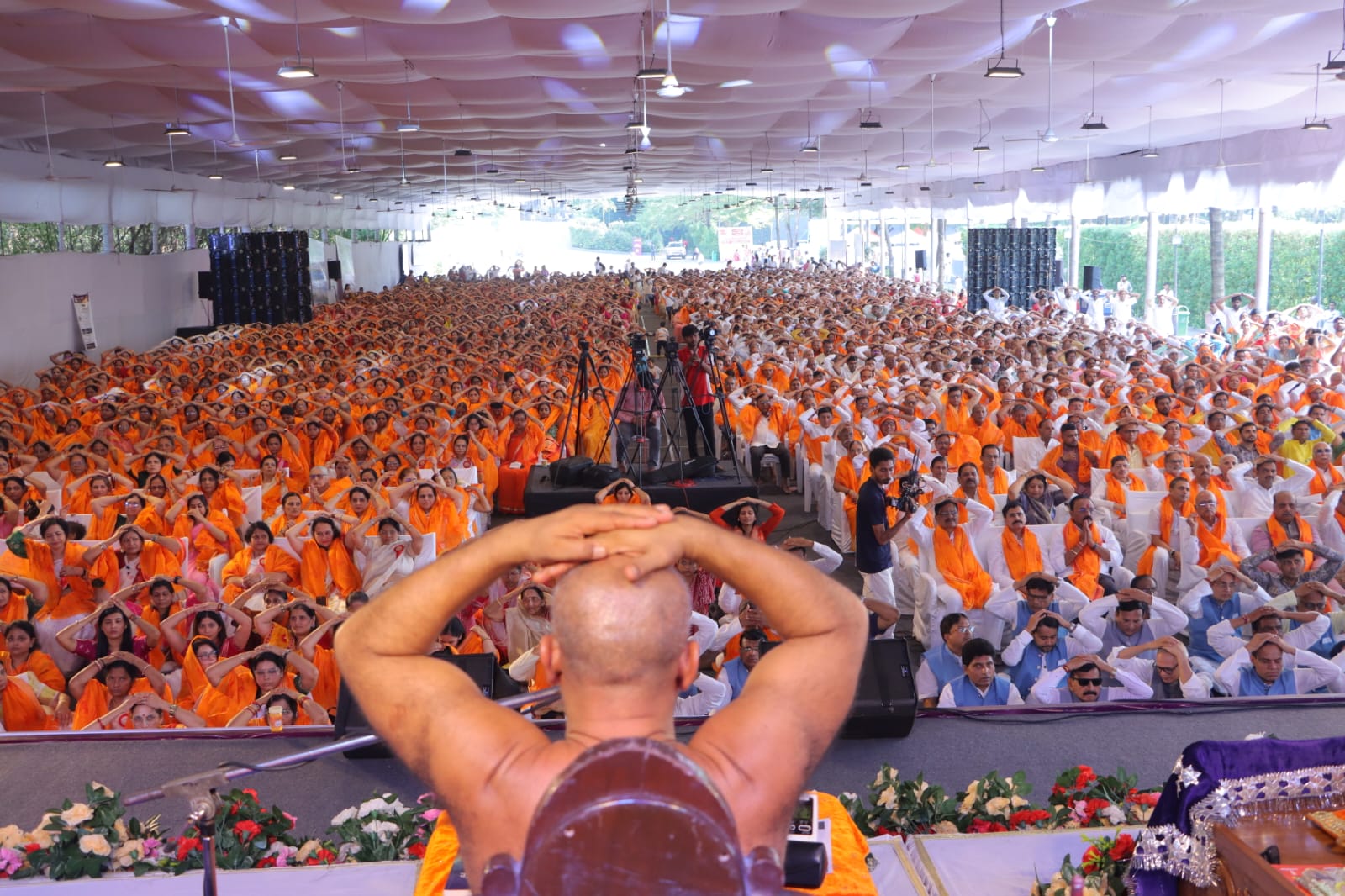 अंतरराष्ट्रीय भक्तामर दिवस पर पुणे में रचा गया इतिहास: पंडित फार्म, कोथरूड में हजारों श्रावकों ने एक स्वर में किया भक्तामर अनुष्ठान