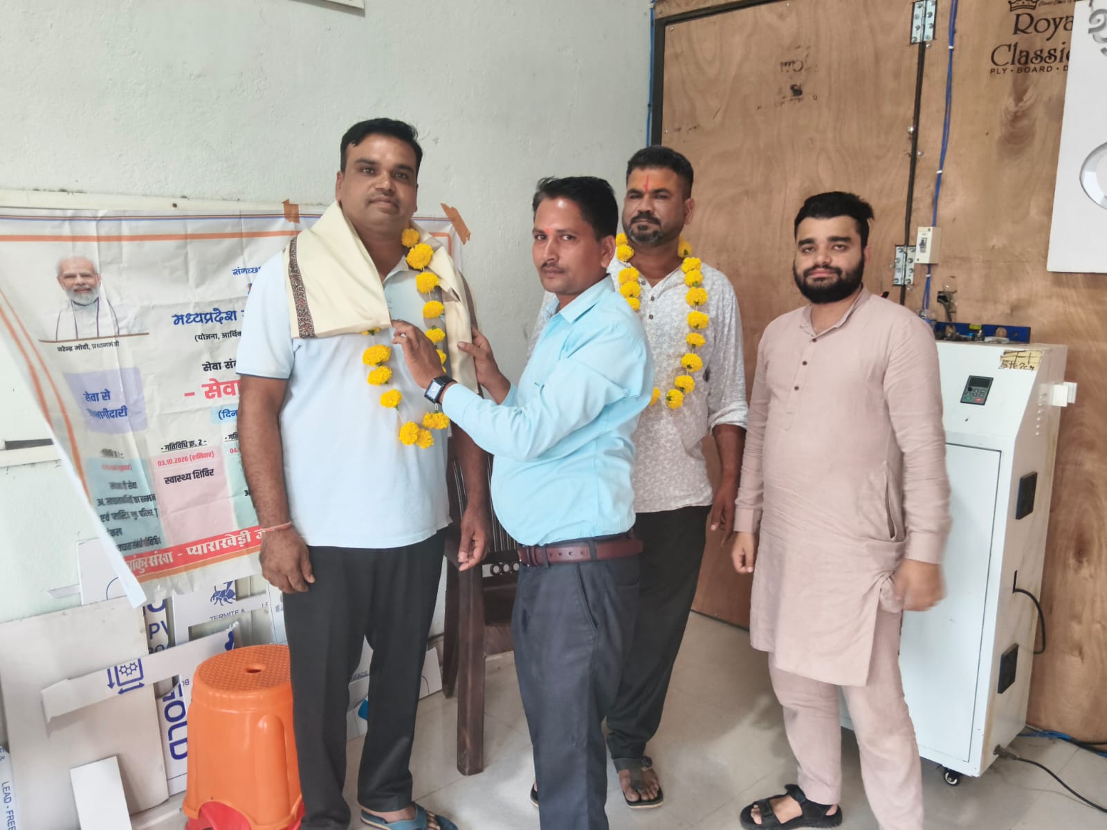 सेवा संकल्प अभियान के तहत सिरोंज में दो पूर्व सैनिकों का सम्मान, देश सेवा के जज्बे को किया नमन