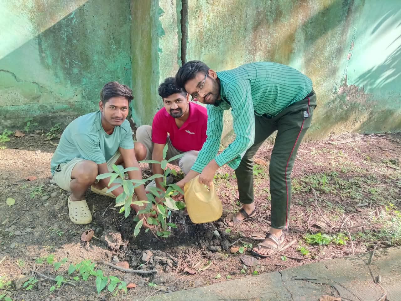 Palera : जन्मदिन पर वृक्षारोपण कर दिया पर्यावरण संरक्षण का संदेश, उमाशंकर चढ़ार ने नर्मदापुरम के वरिष्ठ जन पार्क में लगाए तीन पौधे