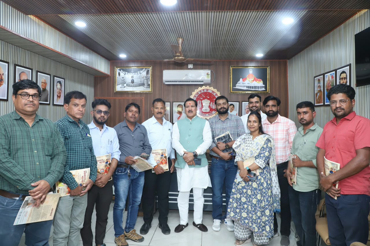 Sarangpur में पशु स्वास्थ्य सेवाओं की समीक्षा, मंत्री डॉ. गौतम टेटवाल ने दिए आवश्यक निर्देश