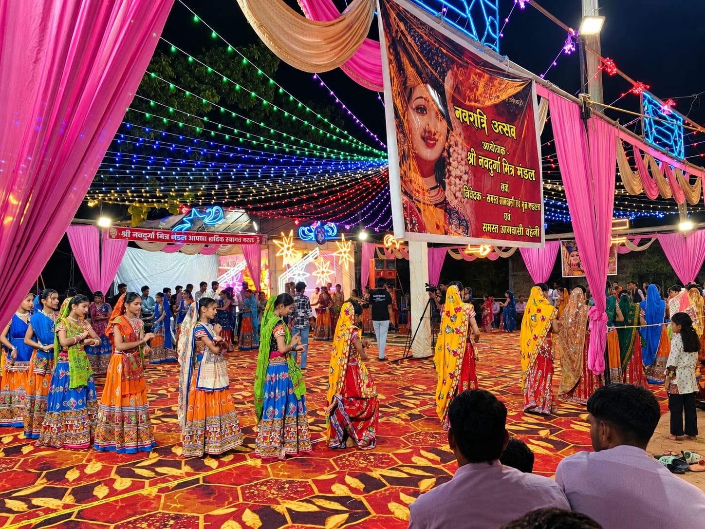 ज्ञानसागर गरबा आराधना का भव्य आयोजन, माता रानी की भक्ति में लीन हुए श्रद्धालु