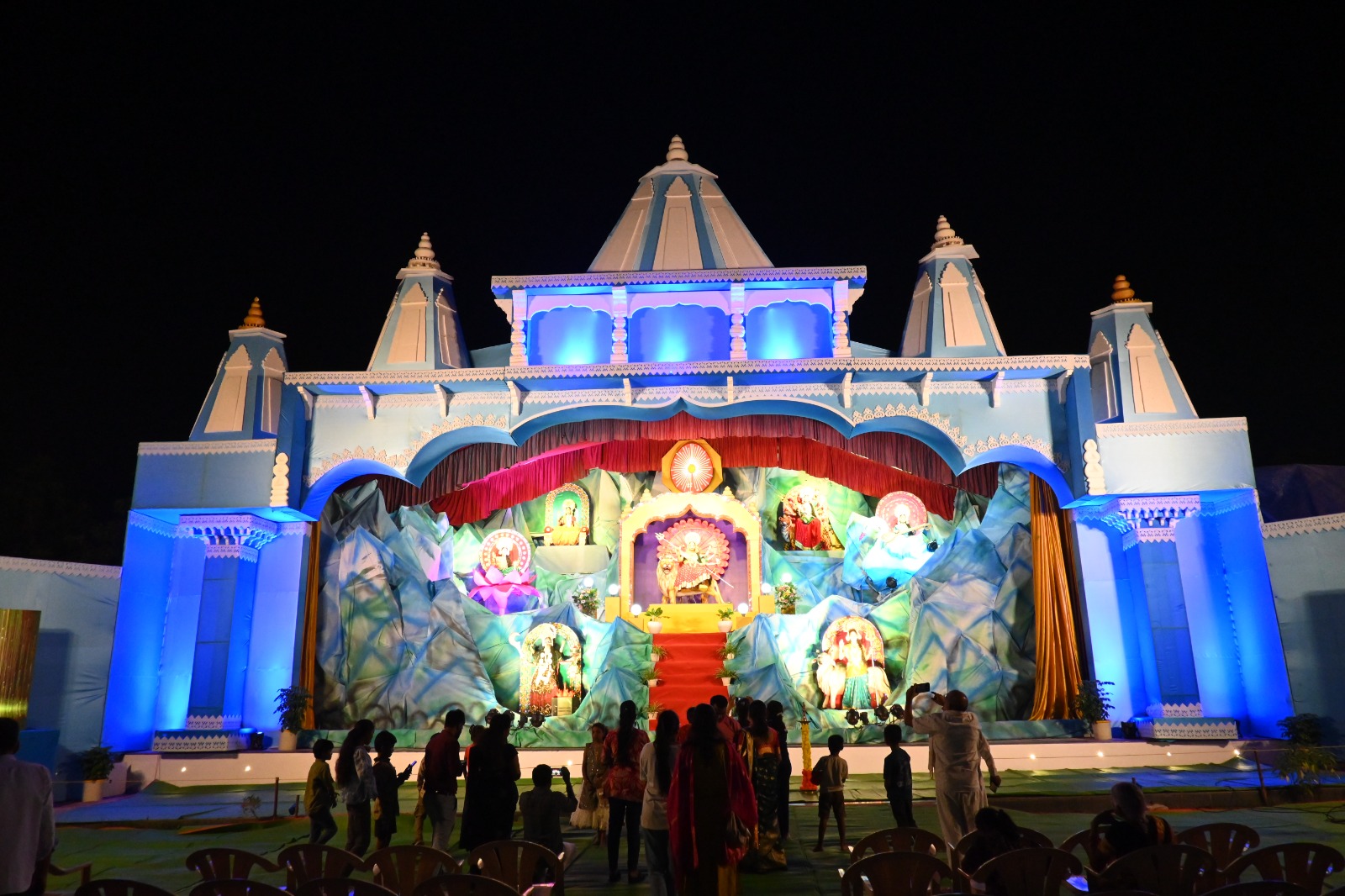 Bhilai ,राजयोग अभ्यास से तन-मन की स्थिरता: बिना पलक झपकाए मूर्ति रूप में प्रकट होती चैतन्य देवियाँ बनीं आकर्षण का केंद्र