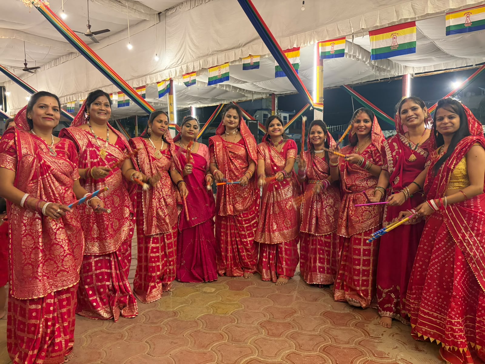 Ambah की जैन बगीची में गरबा-डांडिया की धूम, भक्ति गीतों पर झूमे श्रद्धालु