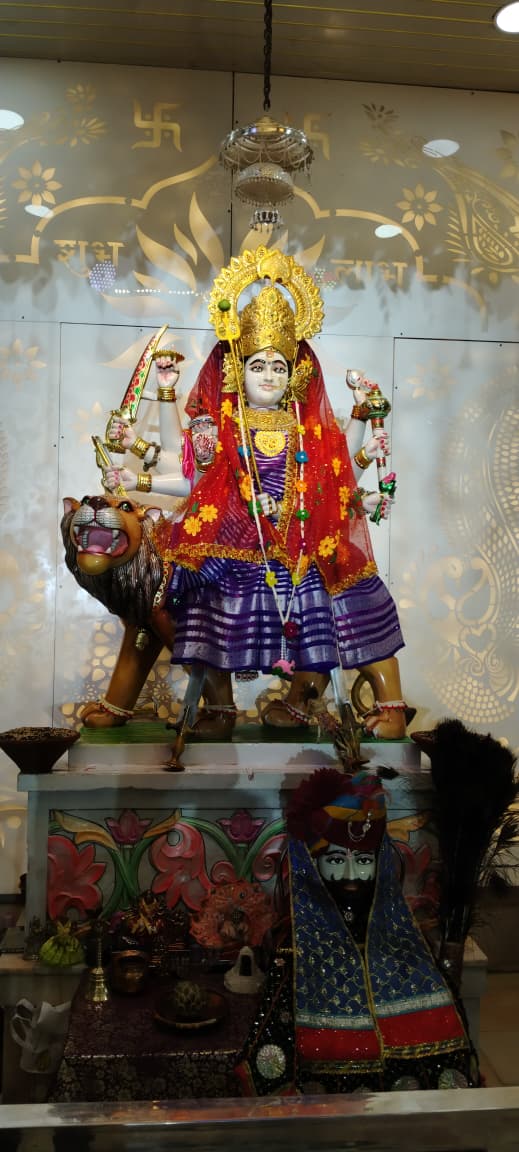 Mahidpur रोड में नवरात्रि की धूम, मां अंबे की आराधना में लीन श्रद्धालु