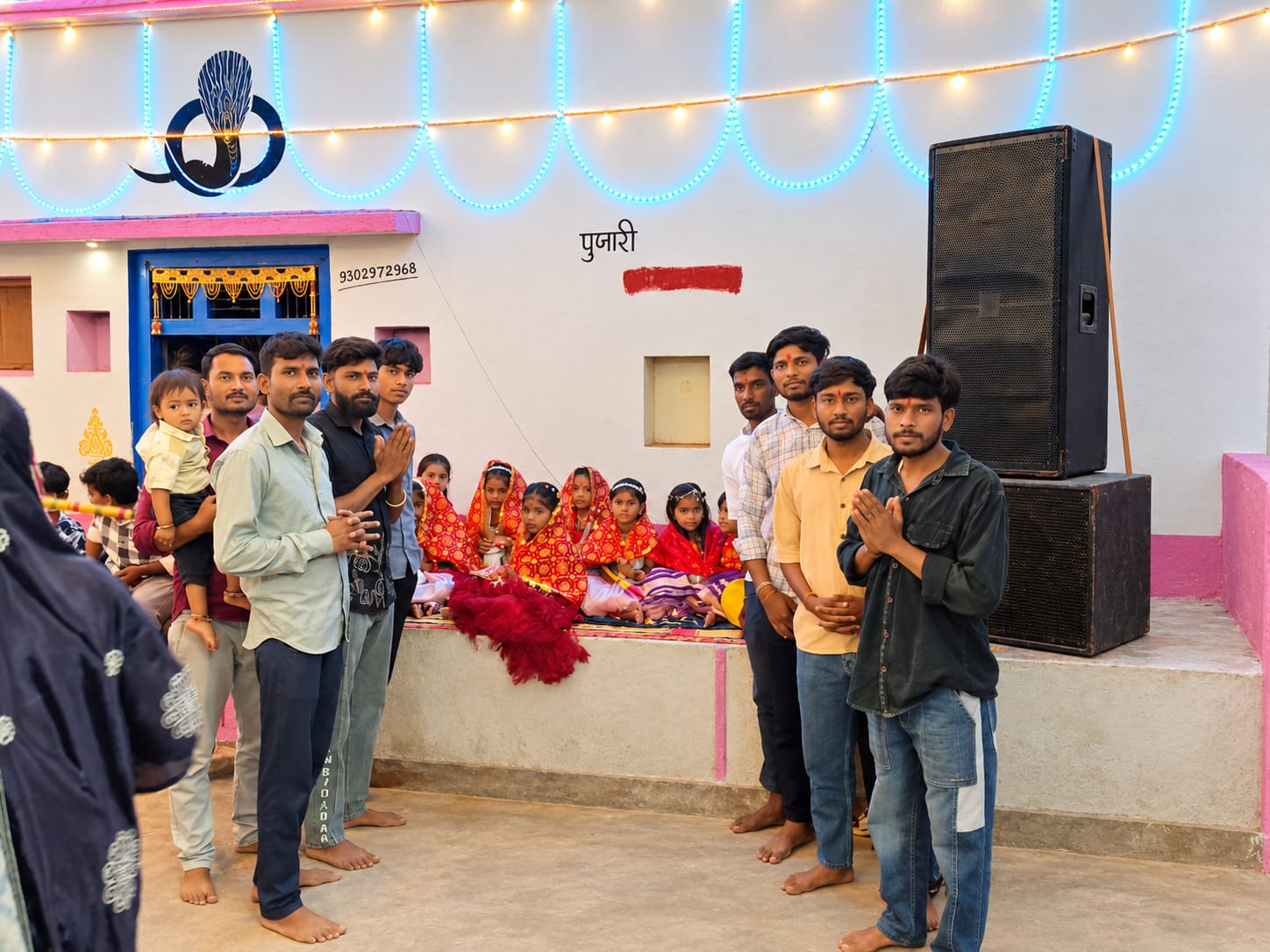 बछोड़िया में नवदुर्गा उत्सव समिति ने किया कन्या पूजन, उपहार पाकर खिले नन्हें चेहरे