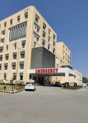 इंदौर के 350 करोड़ के ESIC अस्पताल में MRI-CT सुविधा नहीं, मरीज जांच के लिए भटक रहे