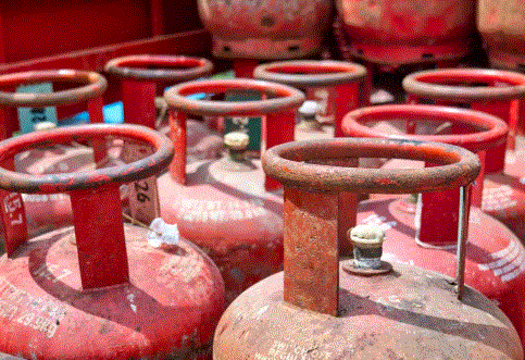 दिवाली से पहले घरेलू गैस सिलेंडर के दाम स्थिर, कमर्शियल LPG हुई महंगी