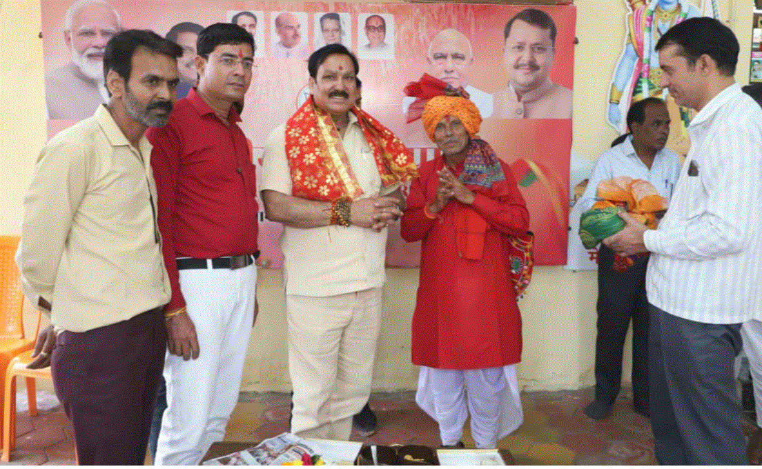 सेवा सदन में विजयादशमी मिलन समारोह, राज्यमंत्री डॉ. गौतम टेटवाल ने की आत्मीय मुलाकात
